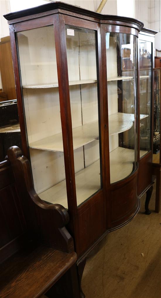 Inlaid bow front china cabinet(-)